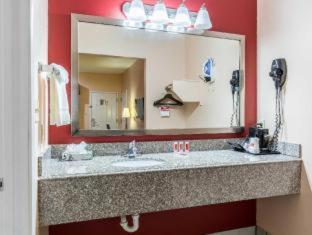 Quality Inn & Suites Bridge City Orange Rum bild